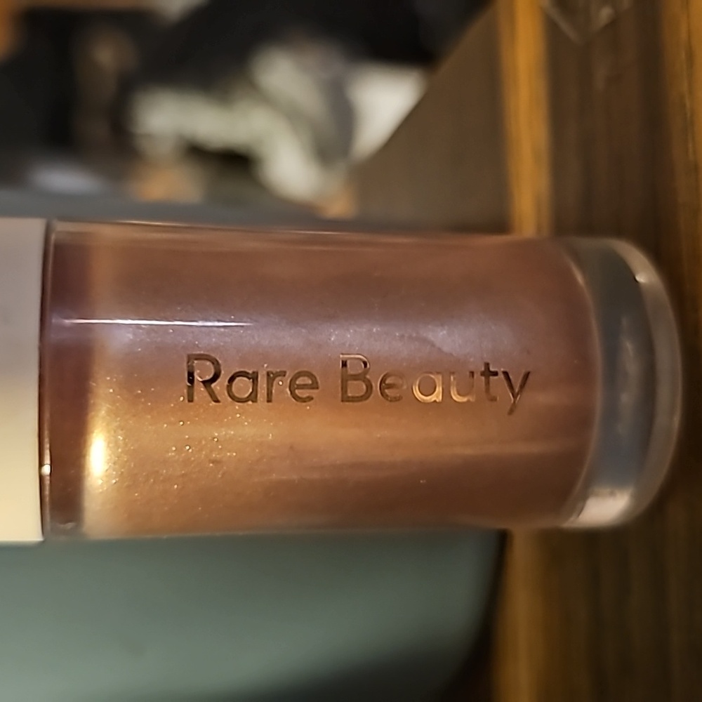 Rare beauty highlighter